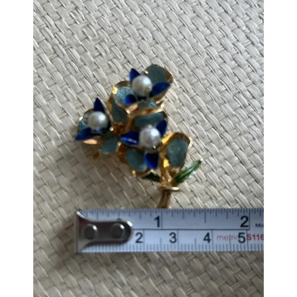 Vintage 1950s Enamel Flower Bouquet Brooch Pin & EARRINGS Blue Pearl‎ Gold Tone